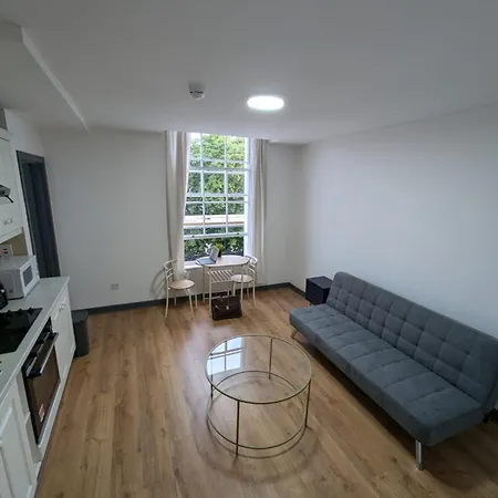 4 In Prestigious Area Appartement *